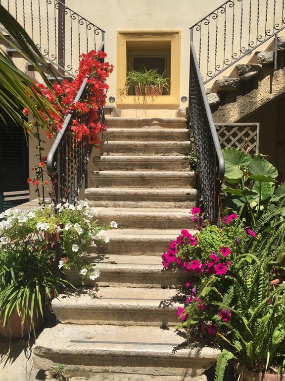 B&B Case A San Matteo Марсала Экстерьер фото